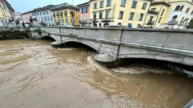 Italia, il fiume è esondato: ha sommerso tutto