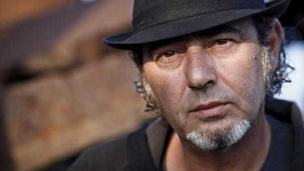 Luca Carboni, il commovente annuncio sul cantautore poco fa