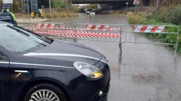 Temporali nella notte, la città si sveglia sommersa d’acqua