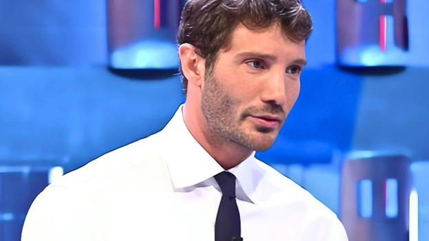 Affari tuoi, Stefano de Martino perde il controllo