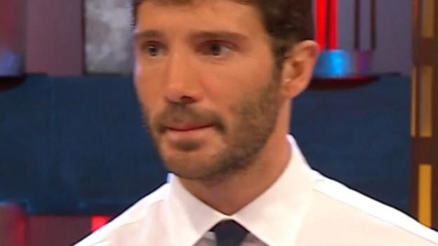 Stefano De Martino, che gaffe ad Affari Tuoi: “Pezzo di…”