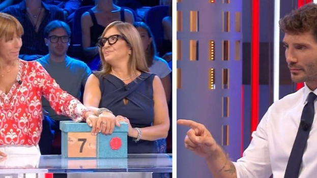 Affari Tuoi, Michela rifiuta le offerte del dottore ed accade l’impensabile