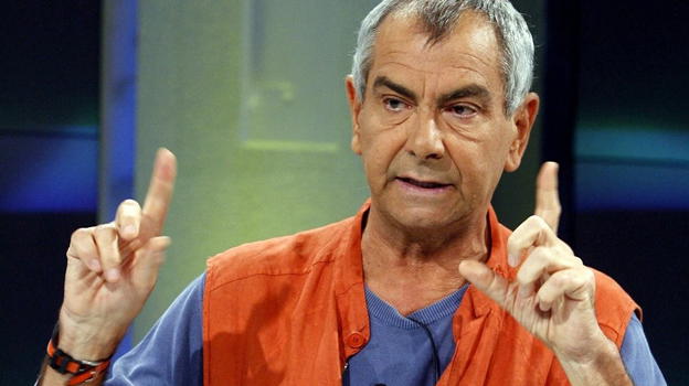 Daniela Vergara ai funerali del marito Luca Giurato, è successo durante la celebrazione