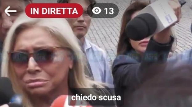 Luca Giurato, è successo durante i funerali. Le telecamere hanno ripreso tutto
