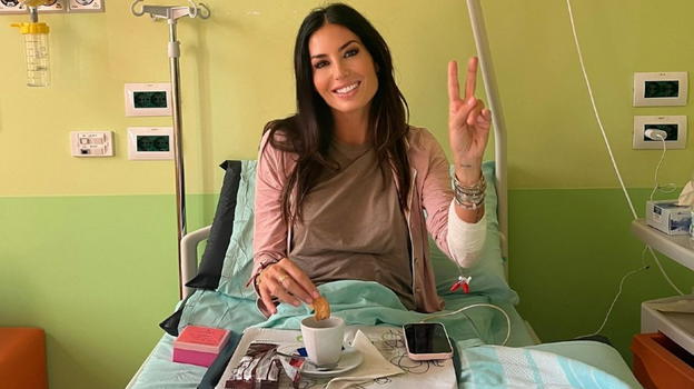 Elisabetta Gregoraci, fan in ansia per la showgirl ricoverata d’urgenza in ospedale