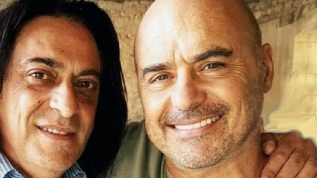 L’Italia piange l’amato attore, scomparso all’improvviso a soli 58 anni