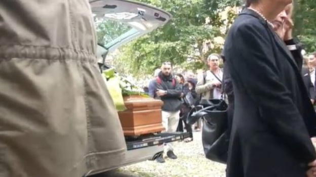 Paola Marella, la notizia improvvisa è arrivata durante i funerali