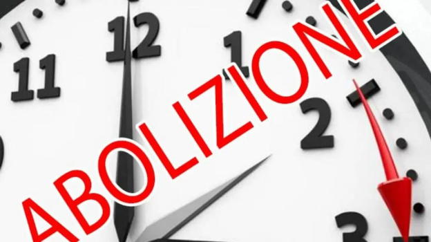 Ora solare 2024, quando spostare le lancette: novità sull’abolizione