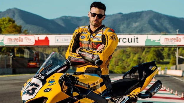 Luca Salvadori, non si era mai visto prima: è successo durante il funerale