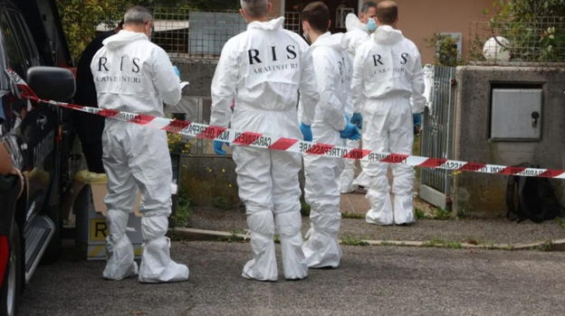 Neonati sepolti, il ritrovamento sul corpo del primo figlio