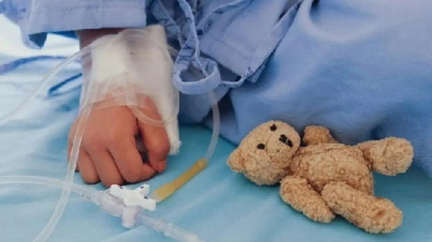 Italia, 60 bambini finiscono in ospedale dopo aver mangiato a scuola: ecco cosa sta succedendo