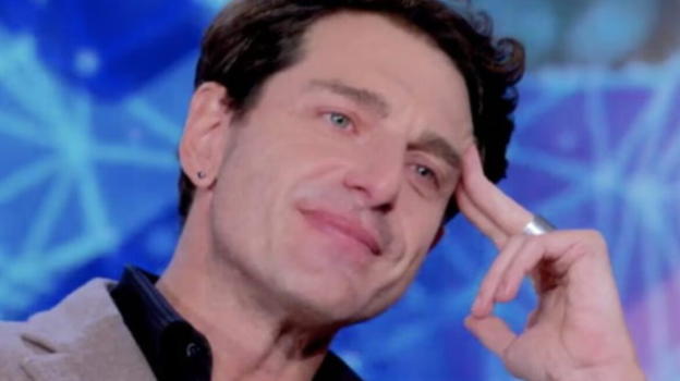 Giampaolo Morelli, la confessione in lacrime in Tv: "Il mio vero padre è..