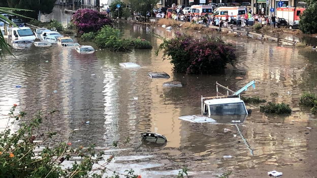 Devastante nubifragio in Italia, numerose strade bloccate e traffico in tilt