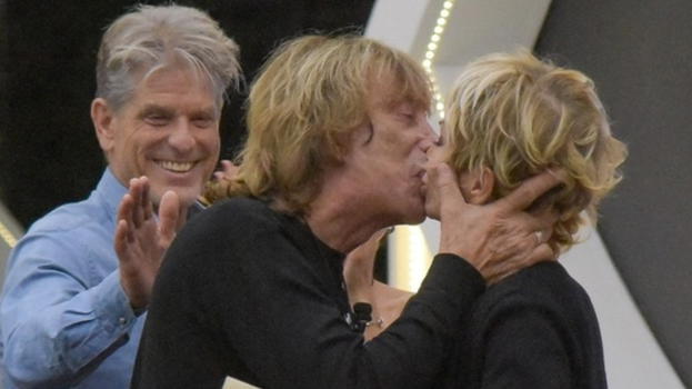 Flirt tra Carmen Russo e Clayton, Enzo Paolo Turchi su tutte le furie