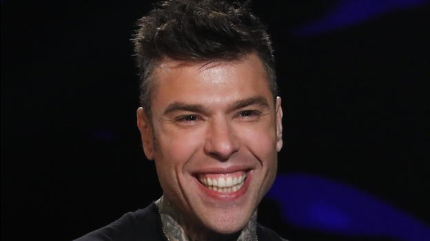 "Amore totale". Fedez presenta la sua nuova fidanzata