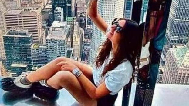 "Incinta". Chiara Petrolini, i dubbi social sulla ragazza