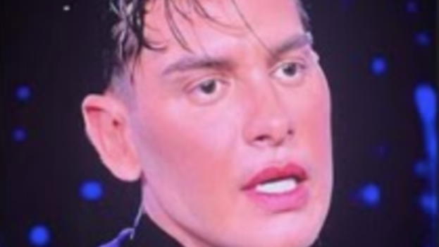 Il famoso italiano si presenta in Tv così ed accade il putiferio
