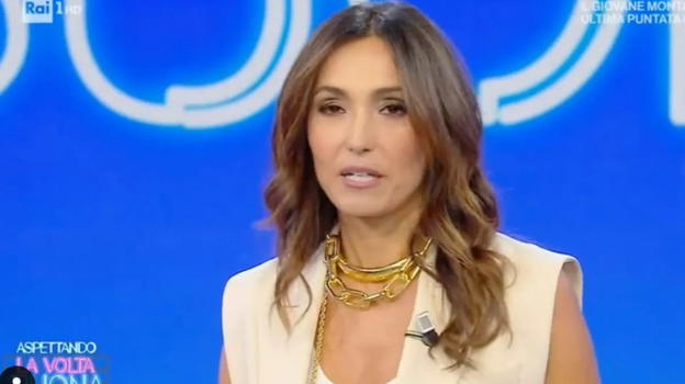 Caterina Balivo contro il vip della tv: "Non viene perché vuole i soldi"