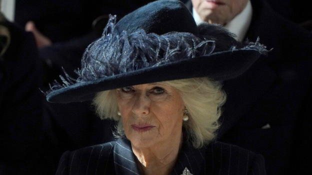 Royal Family, purtroppo la maledizione continua: la brutta notizia su Camilla