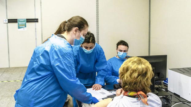 “L’influenza piccherà duro. Non ti vaccini e ti ammali? Paghi ben..