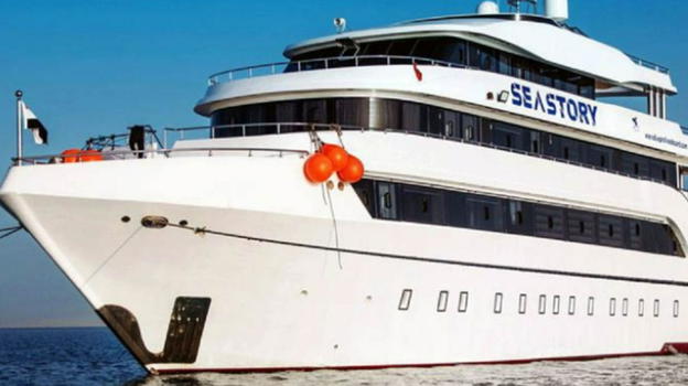 Nave da crociera naufraga: numerosi dispersi