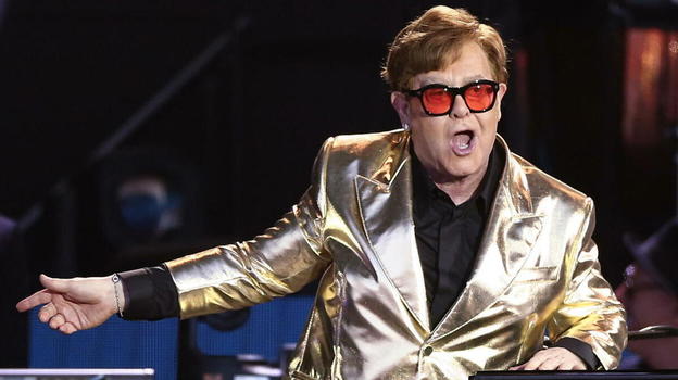 Elton John, la notizia arriva come un fulmine a ciel sereno