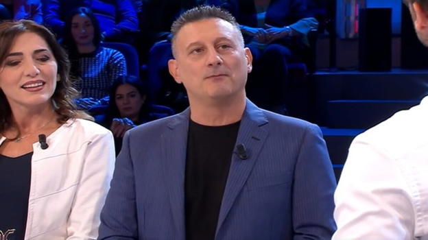 Affari tuoi, la scoperta su Manuel a fine puntata: "Ah, ma è lui…"