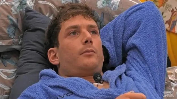 Grande fratello, il concorrente non ce l’ha fatta: "Lascio la Casa"