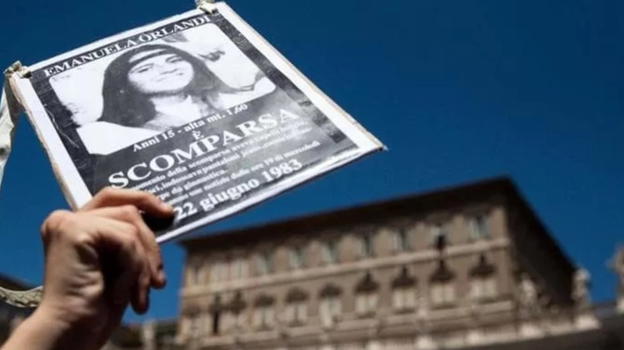 Il funzionario della Difesa vuota il sacco: "Il Vaticano mi chiese di..