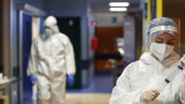 Primo caso del virus del Congo in Italia: che sintomi aveva