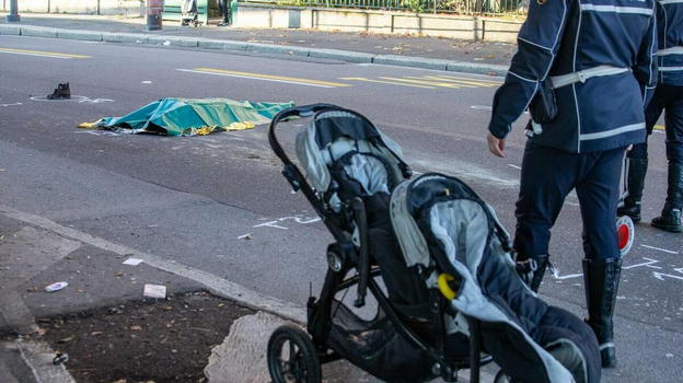 Città paralizzata, la donna era con i figli gemelli di 1 anno