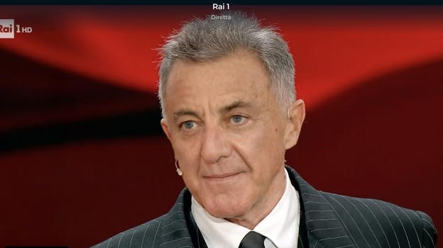 Ballando con le stelle, l’annuncio in diretta: "Si è messo a piangere"