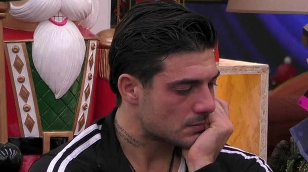 GF, tremendo crollo nella notte di Lorenzo, in lacrime per Shaila