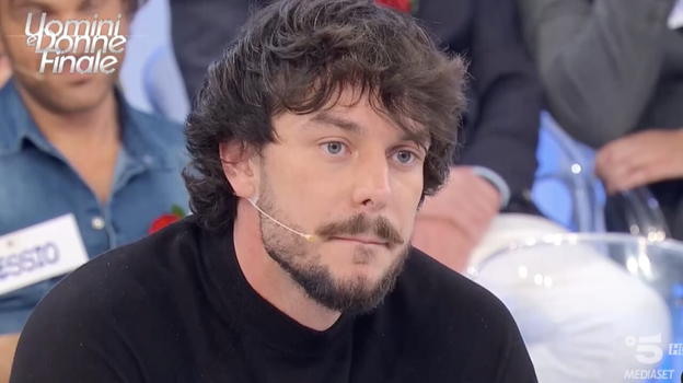 Beccato con il profilo fake: cosa scriveva alle corteggiatrici