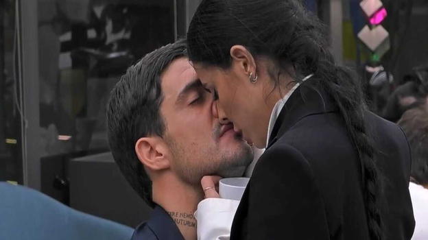 GF, Lorenzo Spolverato dopo il crollo non resiste più e va da Shaila