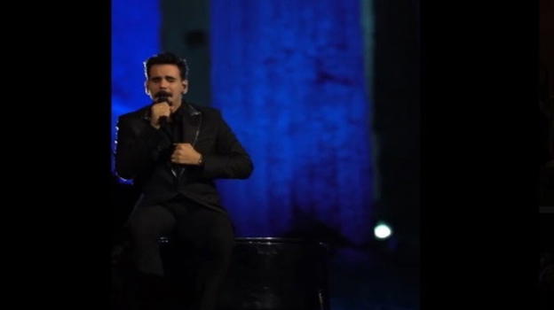 "L’hanno cacciato". Polemica, clamoroso al concerto su Canale 5 de Il Volo