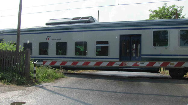 Italia, bambino di 10 anni deceduto al passaggio a livello
