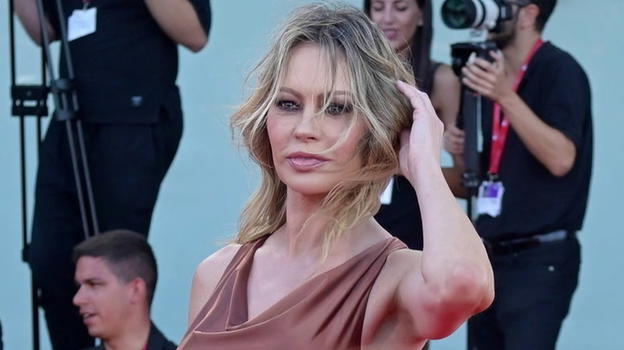 Anna Falchi: "Ho avuto tanti amori ma come lo fa lui non c’è nessuno…"