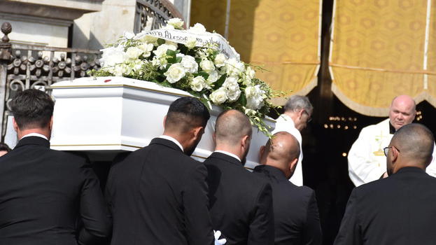 Luigi trovato senza vita nella culla dalla mamma