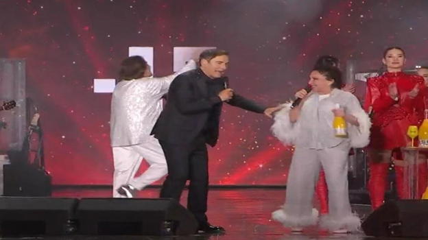 Divampa la polemica, clamoroso in diretta Rai nello show di Capodanno