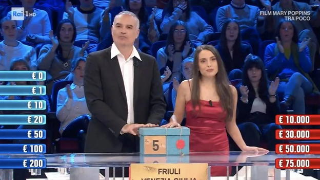 Affari tuoi, ecco chi è Paola la concorrente che ha vinto 30000 euro