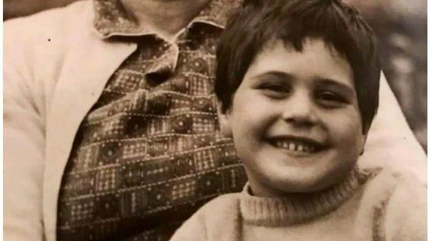 Oggi è una bellissima 59enne e volto noto della Tv: qui era solo una bimba!