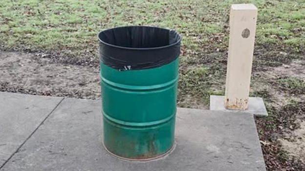 "C’erano 16 occhi". Il ritrovamento dentro un bidone