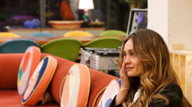 GF, il messaggio in codice: ecco cosa dice Helena Prestes prima di lasciare casa