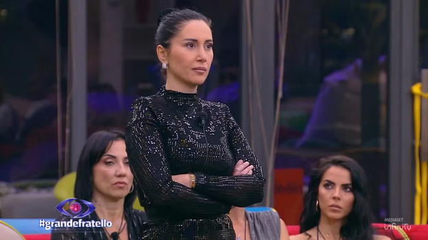 Grande Fratello, tutti hanno notato il gesto di Jessica ad Helena: pubblico inferocito