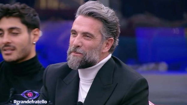 GF Luca Calvani nella bufera, reagisce malissimo in diretta all’annuncio di Alfonso
