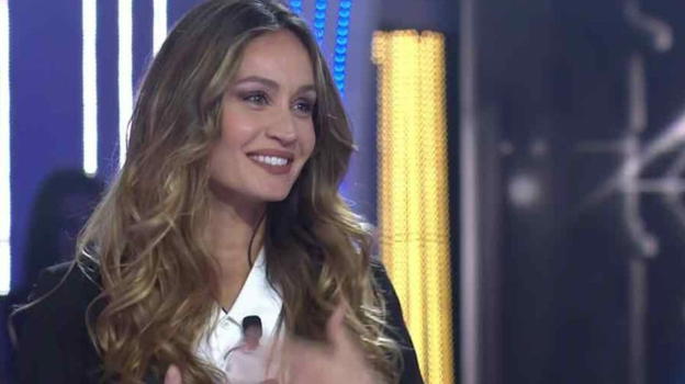 Grande Fratello, Helena si sbilancia: "Mi sono innamorata"