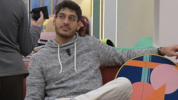 "C’è scritto nel contratto". Tensione alle stelle nella Casa del GF