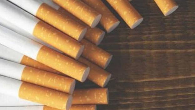 Sigarette, la pessima notizia per i fumatori a partire da oggi