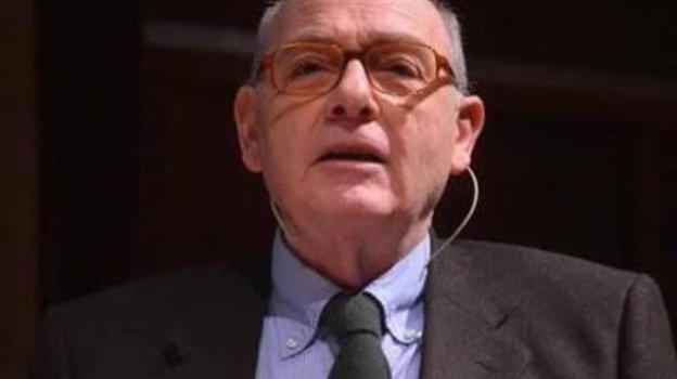 "Non doveva farlo". "L’avvocato spiega perchè ha denunciato Giorgia Meloni"